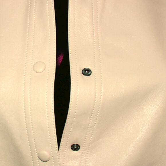 Anthropologie Tullia Creme Vegan Leather Snap Front Shirt, size Large ~ NEW - Picture 3 of 8